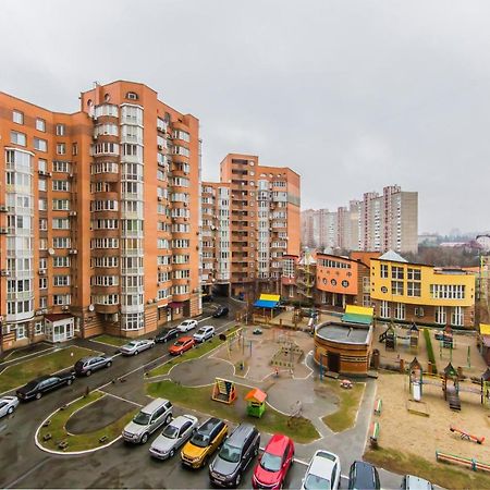 Комфортная Двухкомнатная Квартира Возле Метро Академгородок เคียฟ ภายนอก รูปภาพ